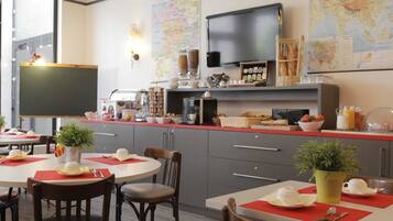 Daily buffet breakfast (EUR 17 per person)