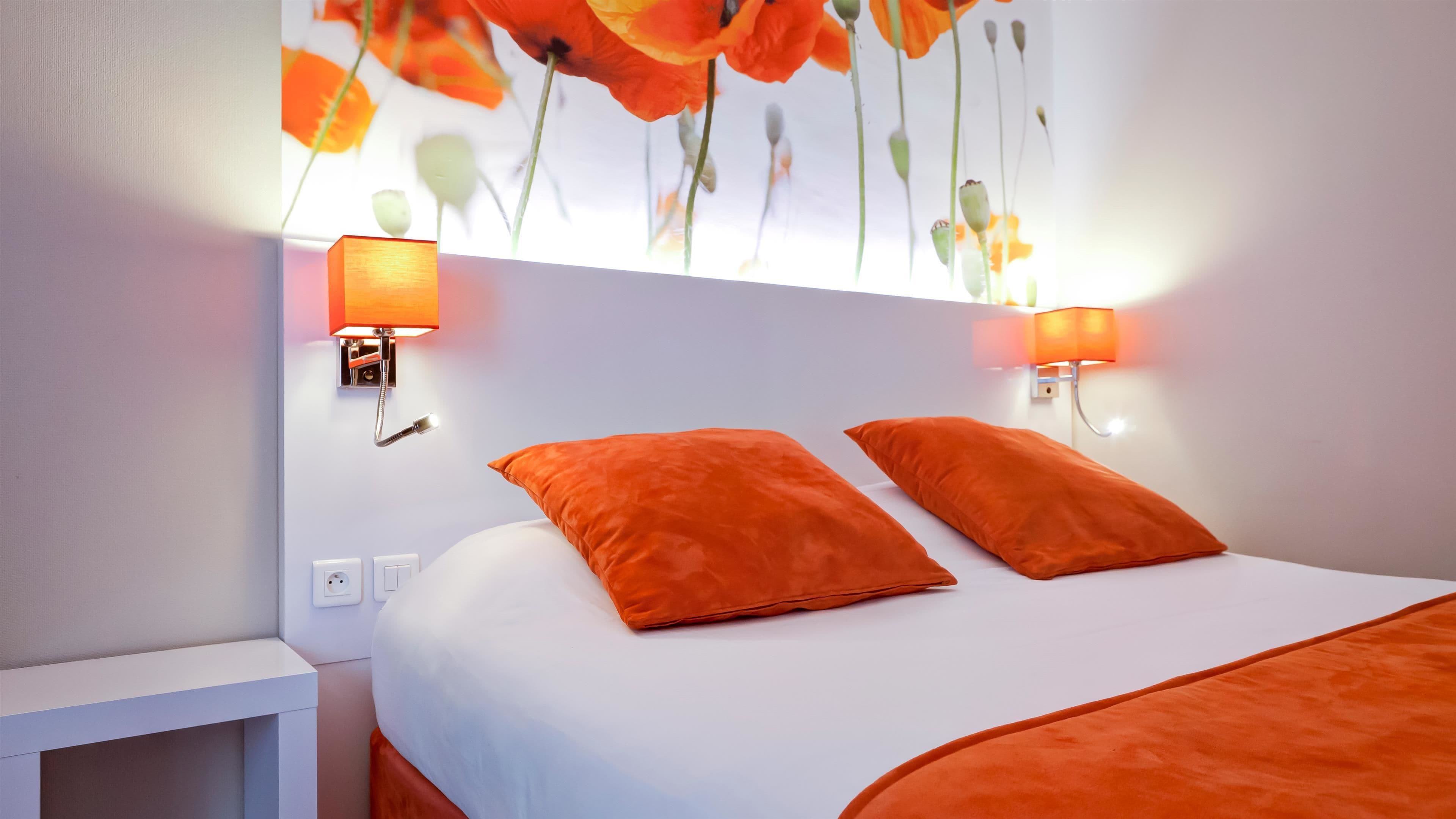 Minibar, pengeskab på værelset, skrivebord, mørklægningsgardiner