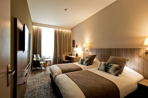 Minibar, in-room safe, desk, blackout drapes - Best Western Crequi Lyon Part Dieu (Lyon)