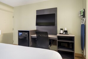 Standard Room, 1 King Bed, Accessible, Refrigerator & Microwave (Refrigerator & Microwave) | Desk, laptop workspace, iron/ironing board, free WiFi