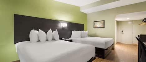Desk, laptop workspace, iron/ironing board, free WiFi