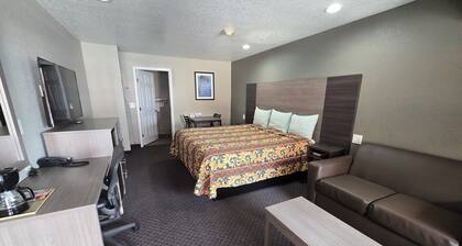 Scottish Inn & Suites