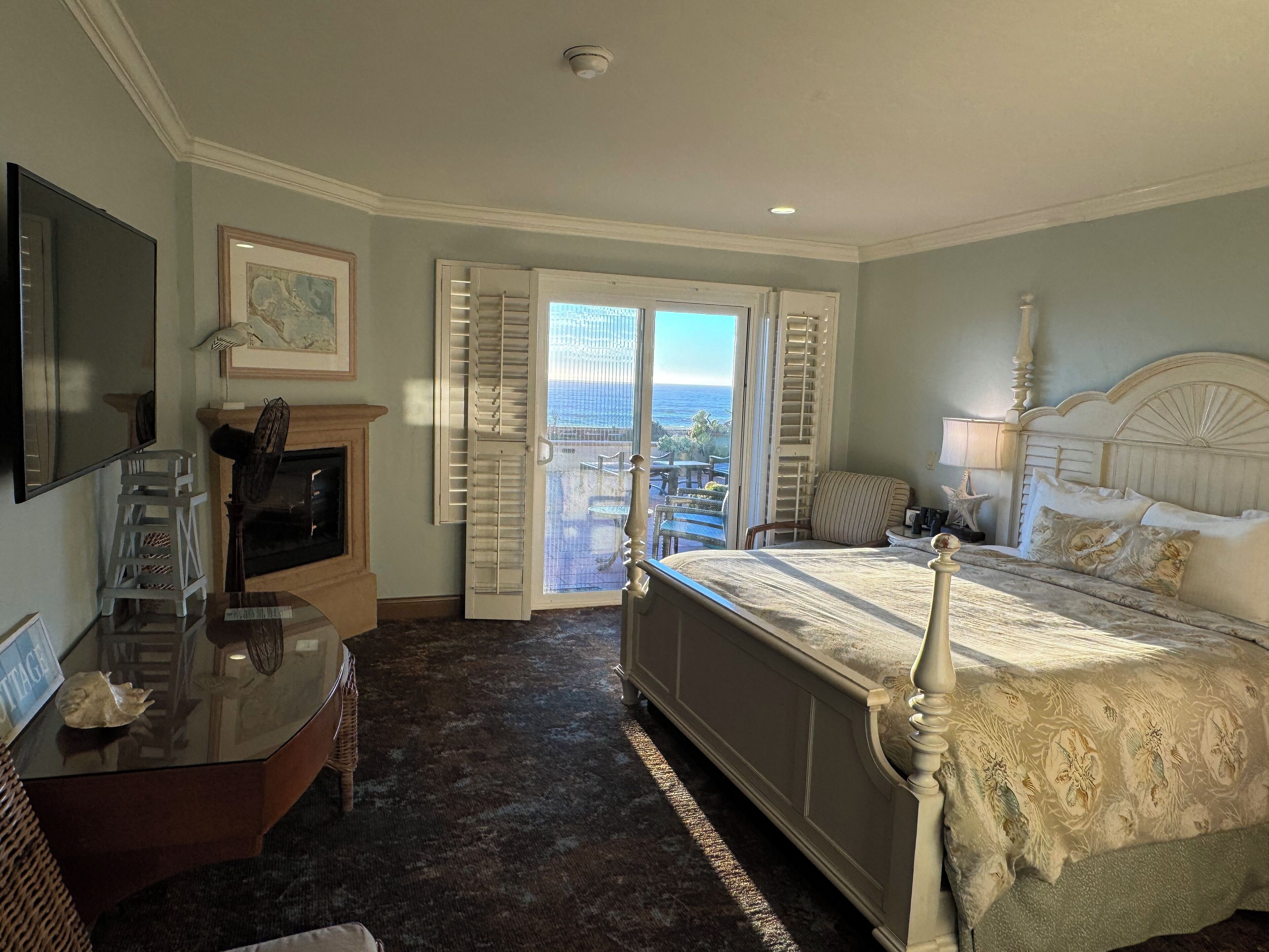 Premium bedding, pillowtop beds, desk, laptop workspace