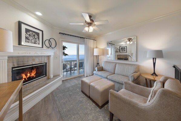 Premium bedding, pillowtop beds, iron/ironing board, free WiFi - Pelican Inn & Suites (Cambria)