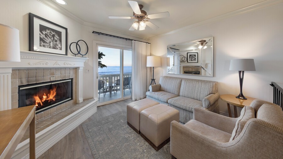 Pelican Inn & Suites