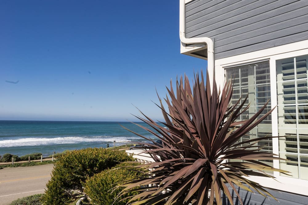 Sand Pebbles Inn