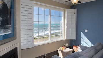 Room, 1 King Bed, Ocean View | Premium bedding, iron/ironing board, free WiFi, bed sheets