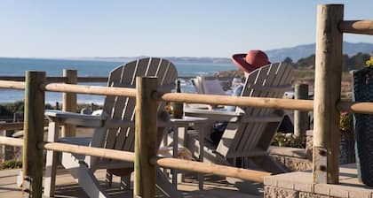 Sand Pebbles Inn