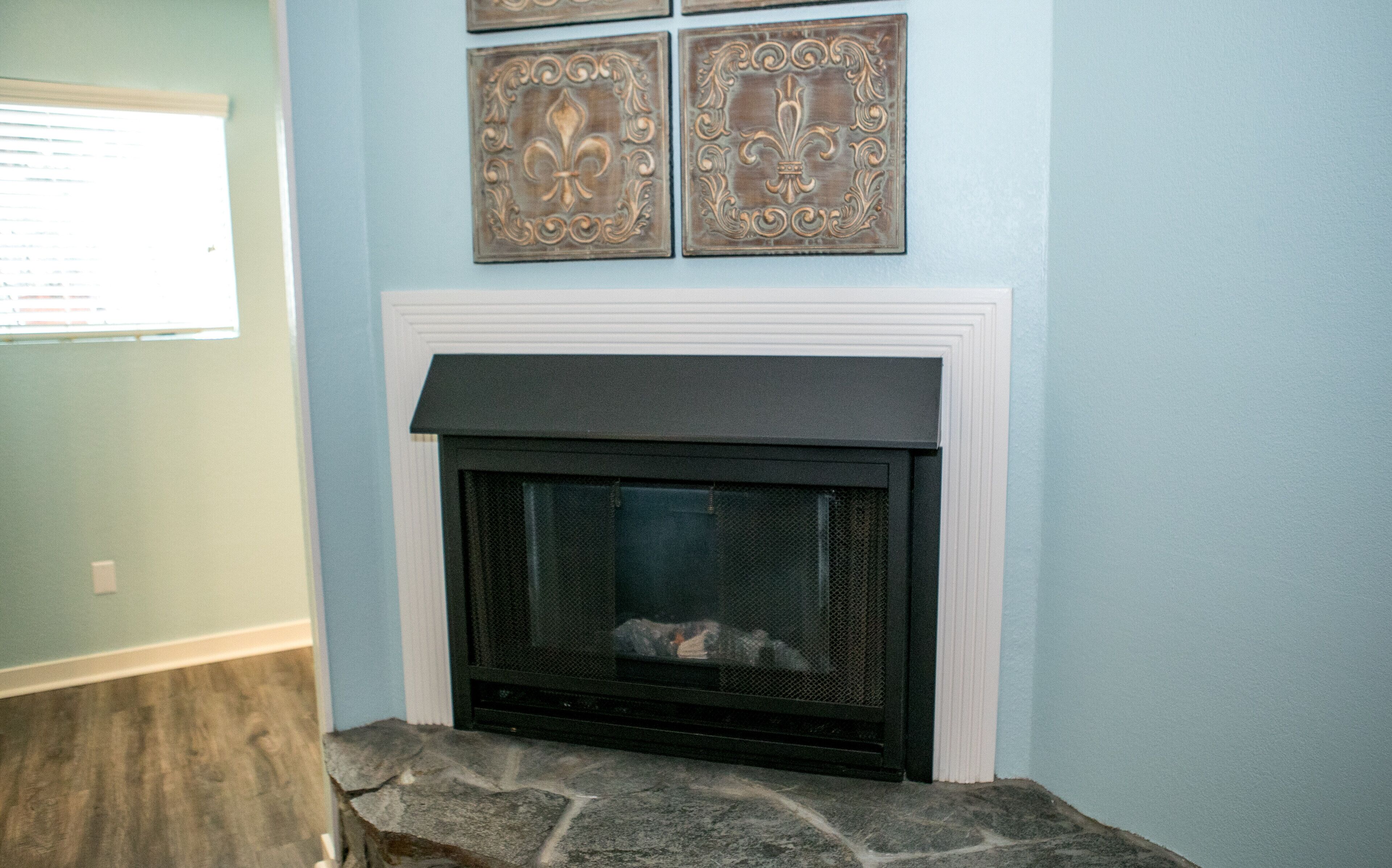 traditional room, 1 king bed | hypo-allergenic bedding, desk, laptop workspace, iron/ironing board