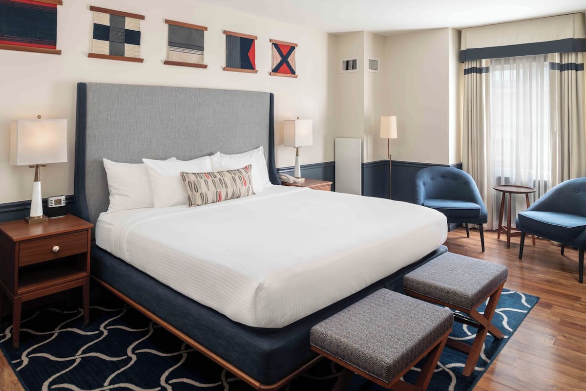 Deluxe Room, 1 King Bed | Premium bedding, desk, blackout drapes, iron/ironing board