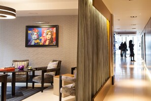 Lobby lounge
