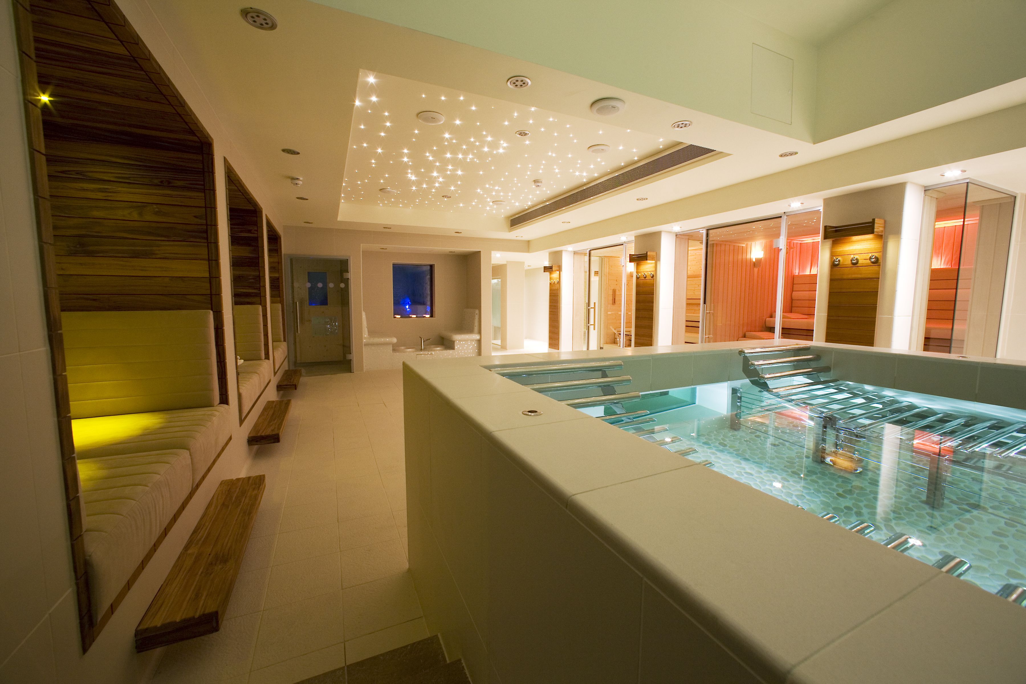 indoor spa tub