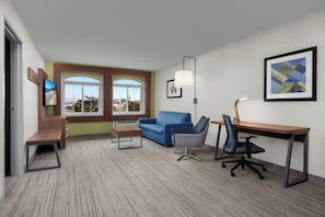 Suite, 1 King Bed (High Floor) | Hypo-allergenic bedding, in-room safe, desk, laptop workspace