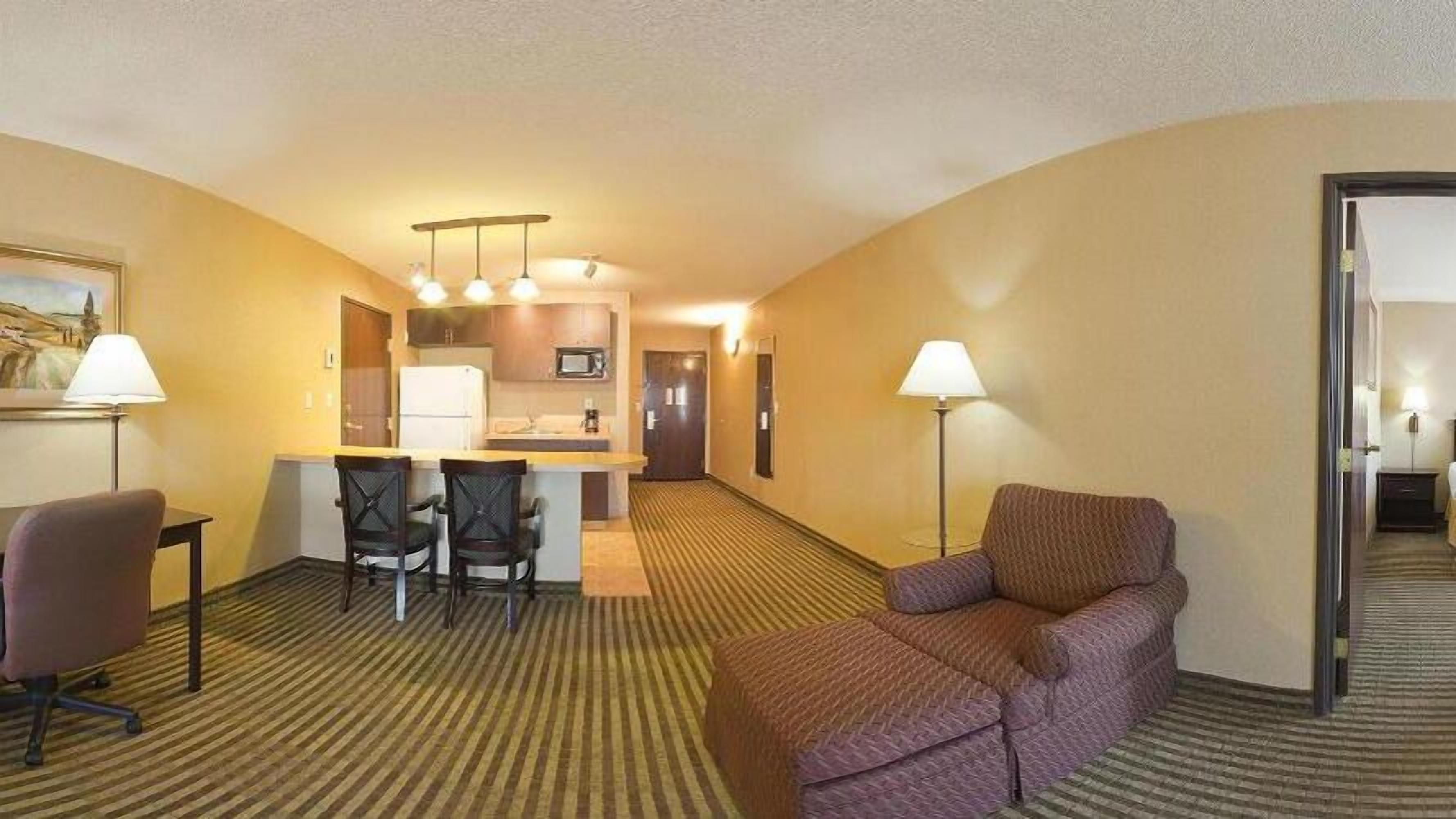 Holiday Inn Express Hotel & Suites Marina - State Beach Area, an IHG Hotel