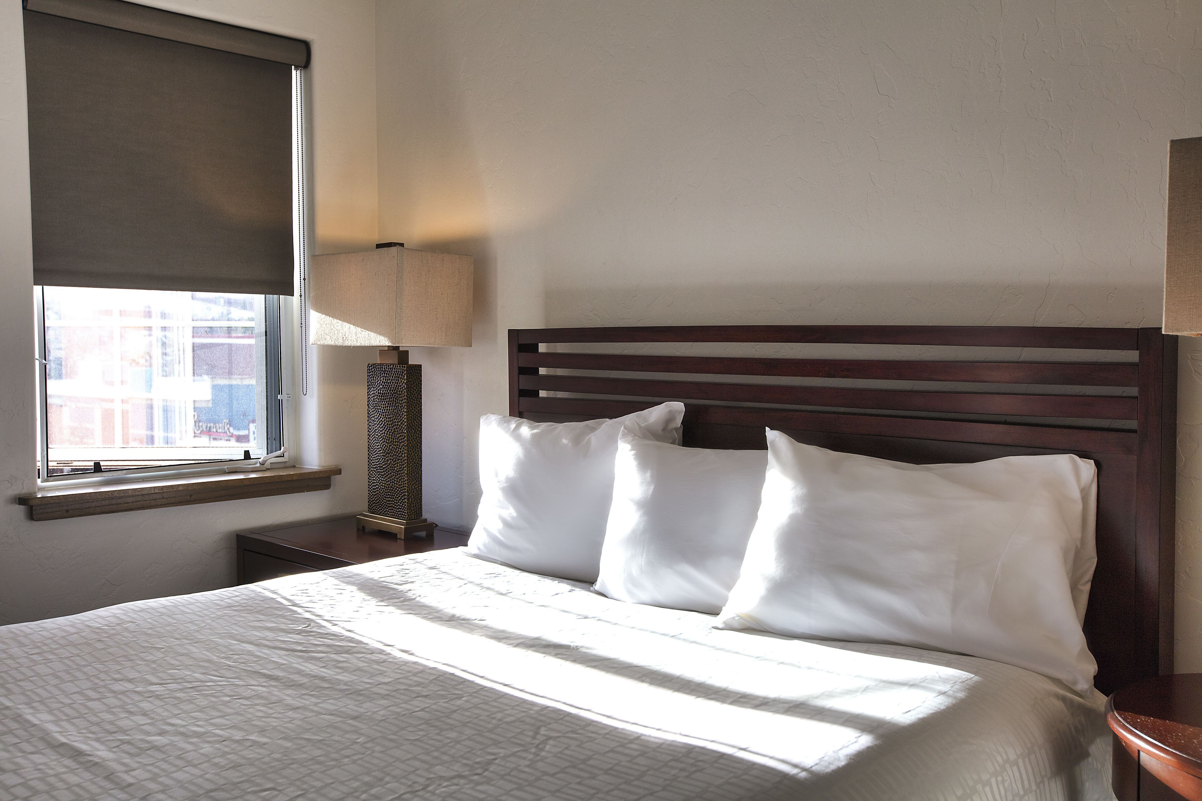 hypo-allergenic bedding, in-room safe, laptop workspace