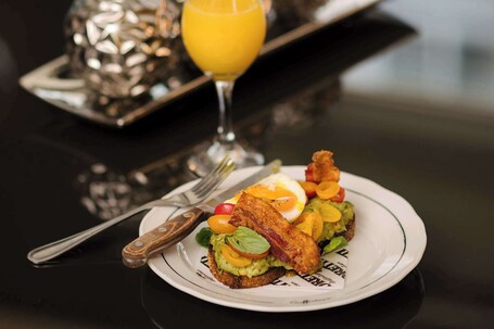 Soho Hotel Toronto - Image 22