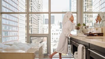 Artículos de tocador de diseñador, secador de pelo, batas