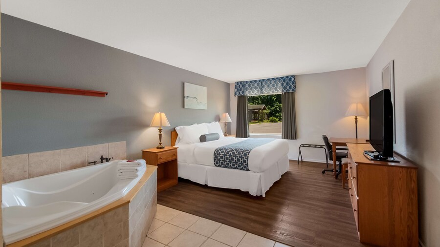 SureStay Plus Hotel by Best Western Berkeley Springs