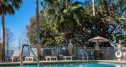 Comfort Suites Clearwater - Dunedin