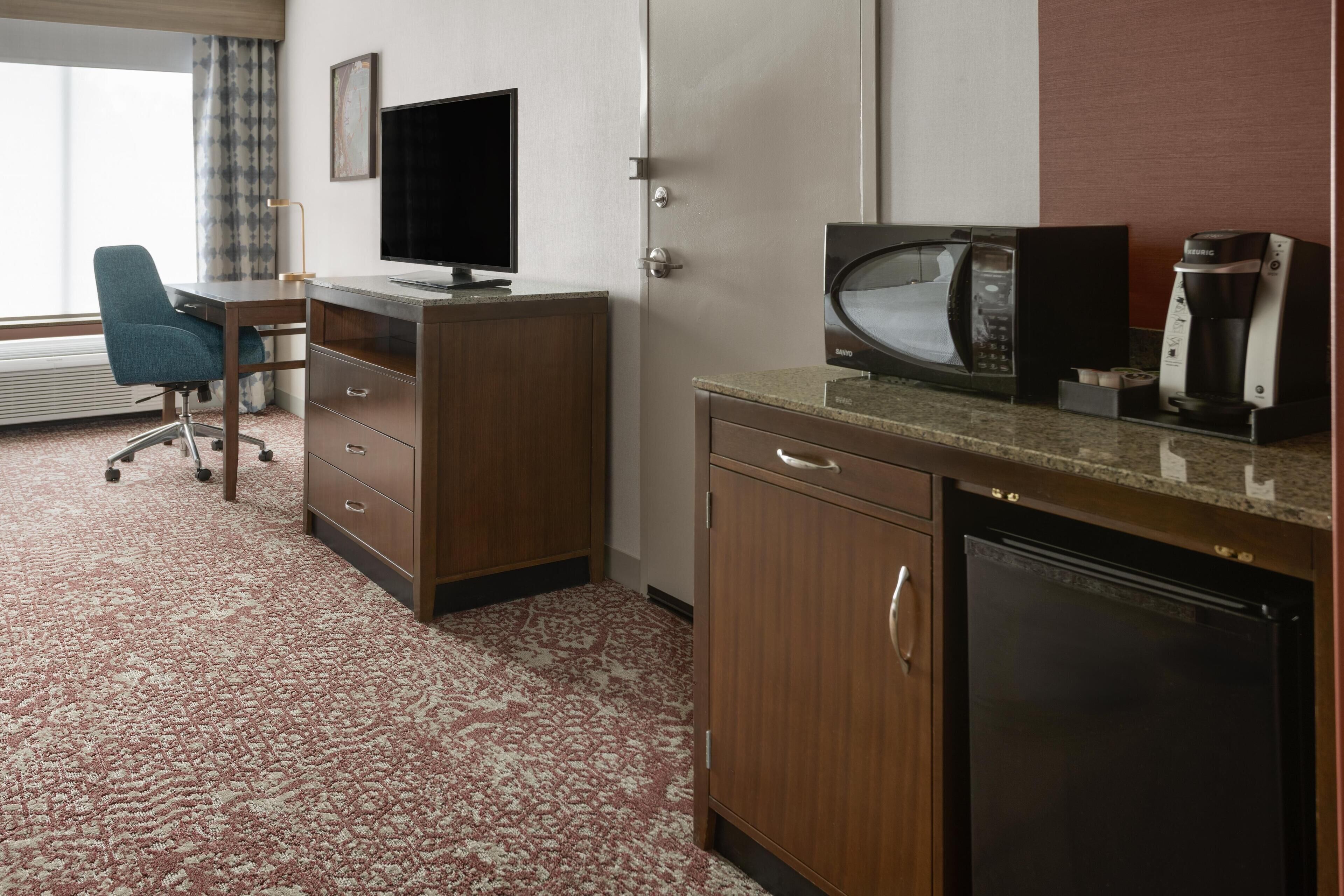 2 camas matrimoniales | Ropa de cama hipoalergénica y cortinas blackout 