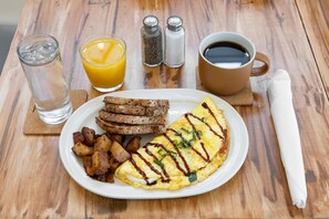 فطور مطهو حسب الطلب يوميًا مقابل رسوم