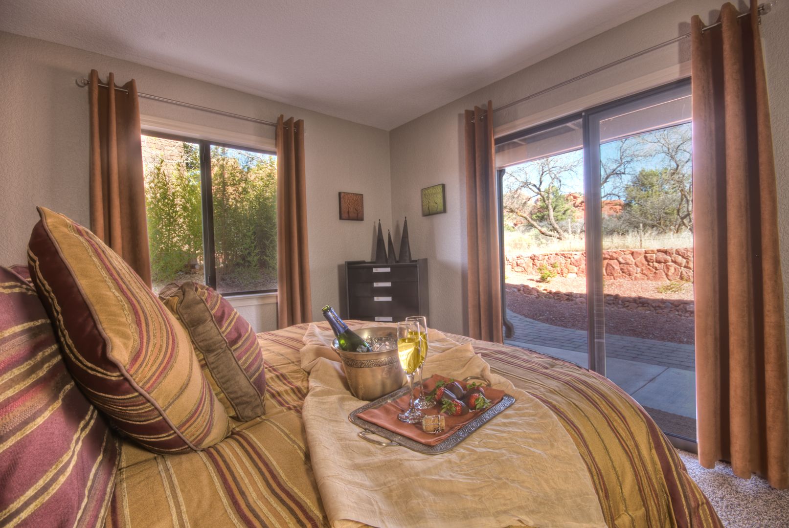 coconino suite | premium bedding, individually decorated, individually furnished