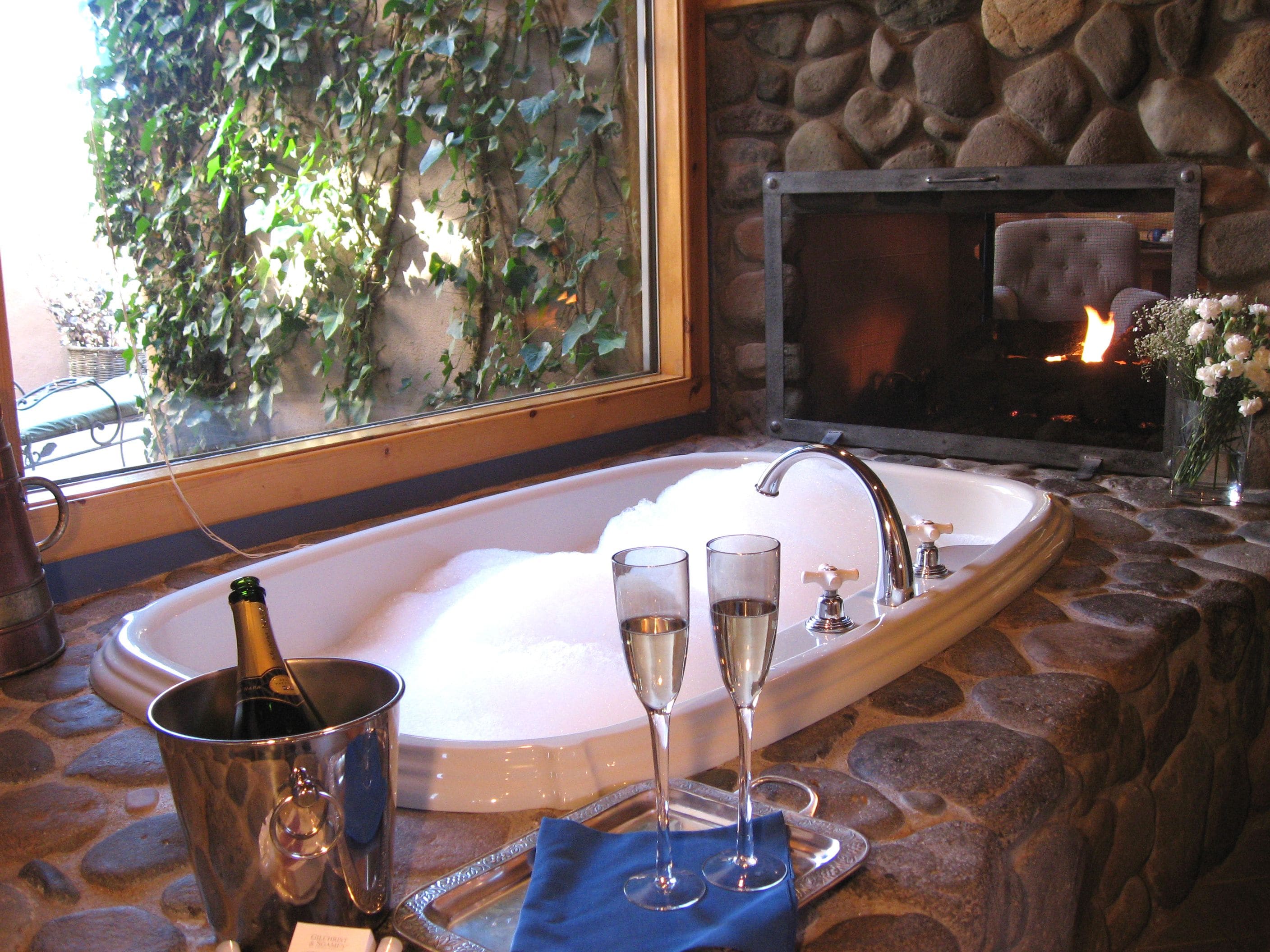 wilderness villa | deep-soaking bathtub