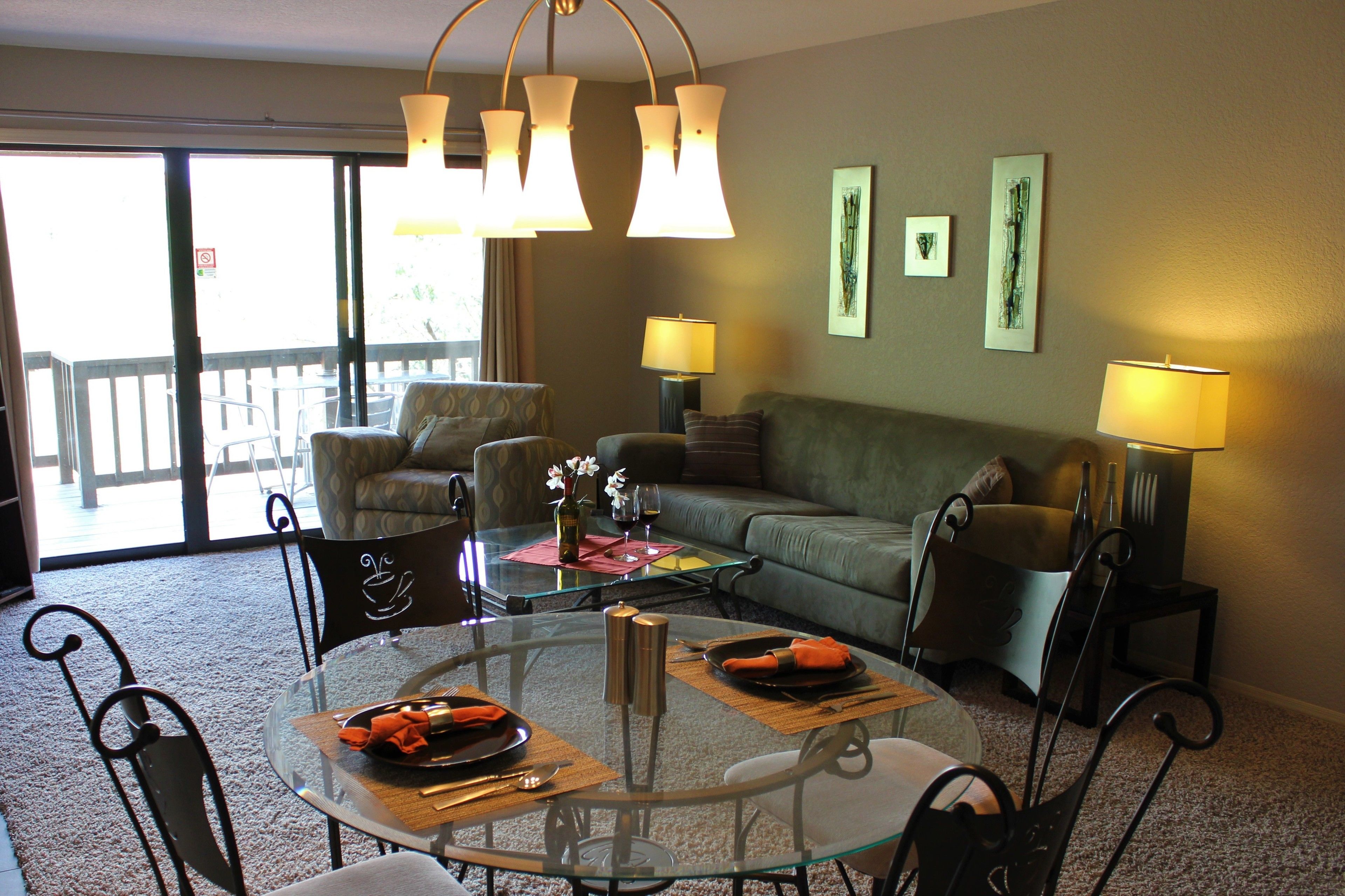 toroweap | living area | flat-screen tv, dvd player, books, video library