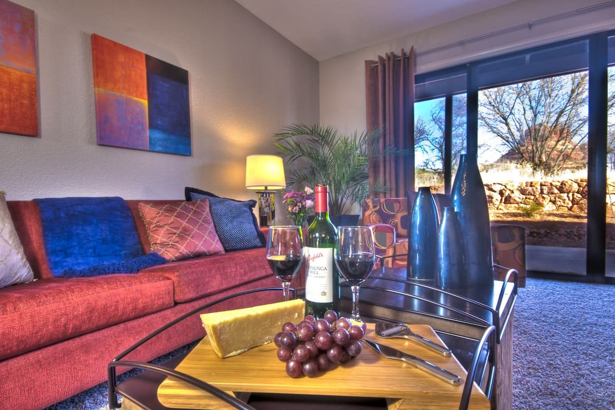 Coconino Suite | Living area | Flat-screen TV, DVD player, books, video library