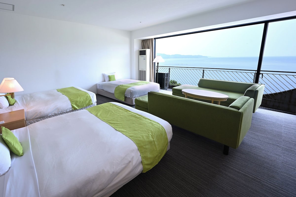 Junior Suite Twin Room(High Floor) - Indoor Bath - Non-Smoking | مكواة/لوح كي وواي فاي  مجانًا وملاءات أسرّة