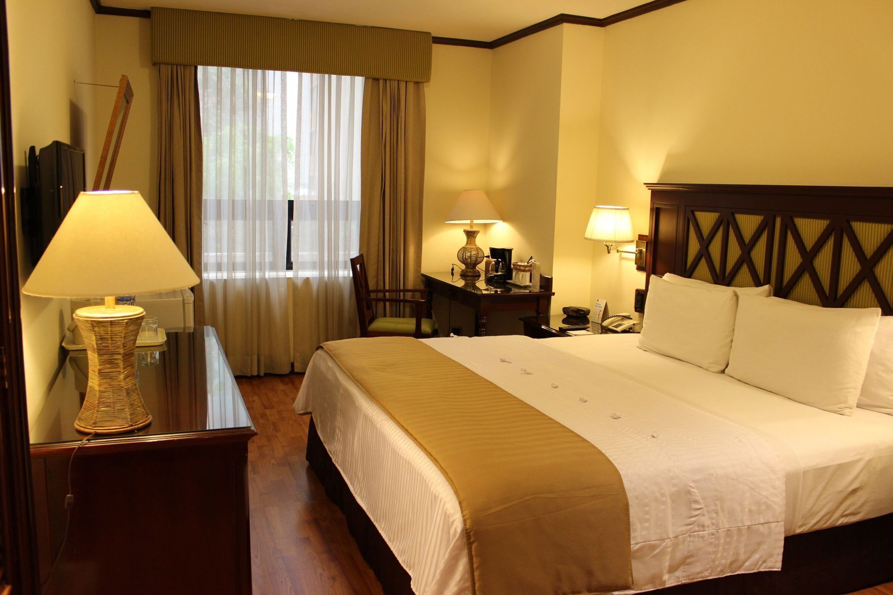 In-room safe, desk, iron/ironing board, free WiFi