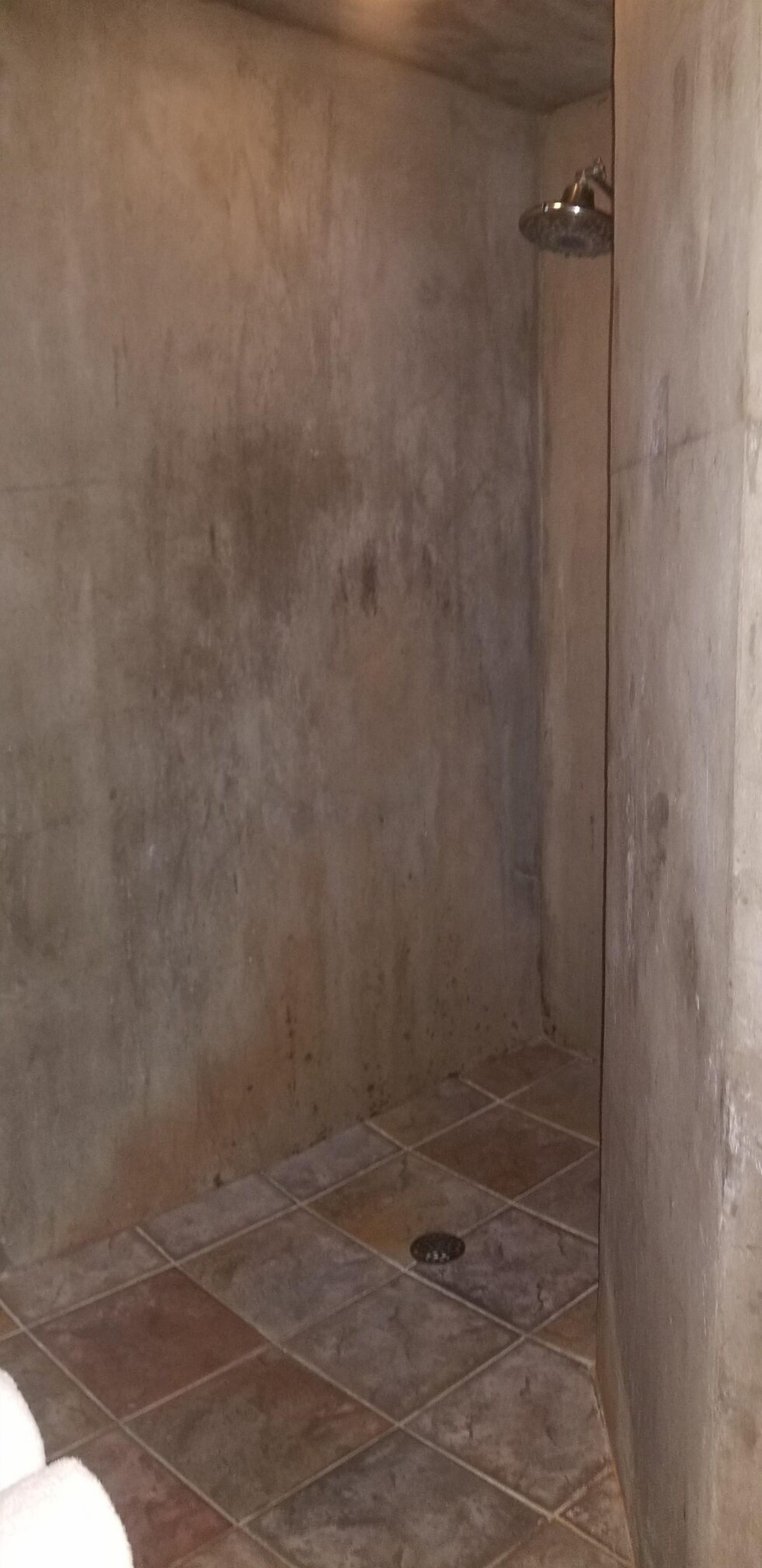 deluxe 2 bedroom suite, non-smoking, kitchen (room 25) | bathroom | combined shower/bathtub, free toiletries, hair dryer, towels