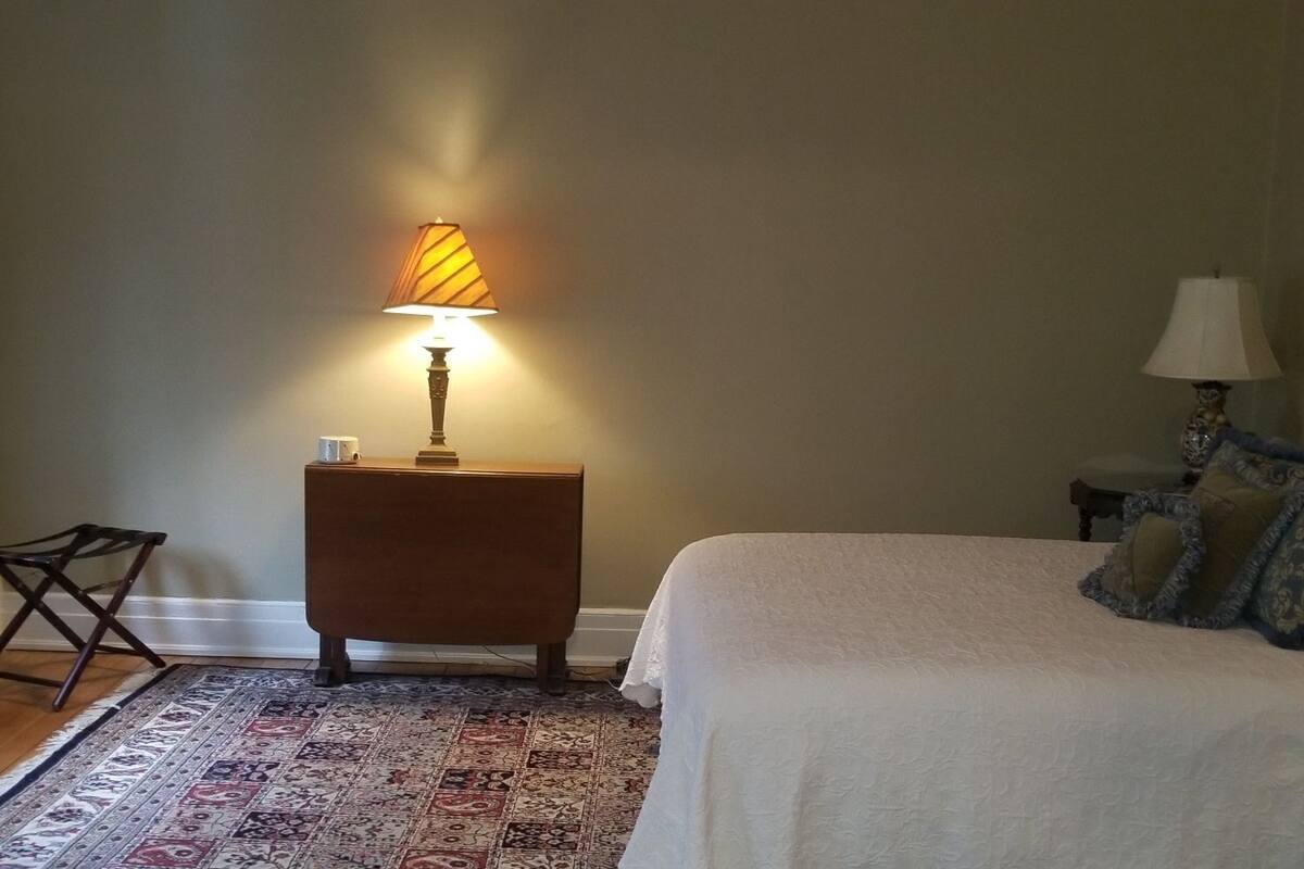 Desk, iron/ironing board, free WiFi, bed sheets