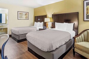Accessible Standard Room, 2 Double Beds, Non Smoking | Desk, iron/ironing board, free cribs/infant beds, rollaway beds - Quality Inn Alachua - Gainesville Area (Alachua)
