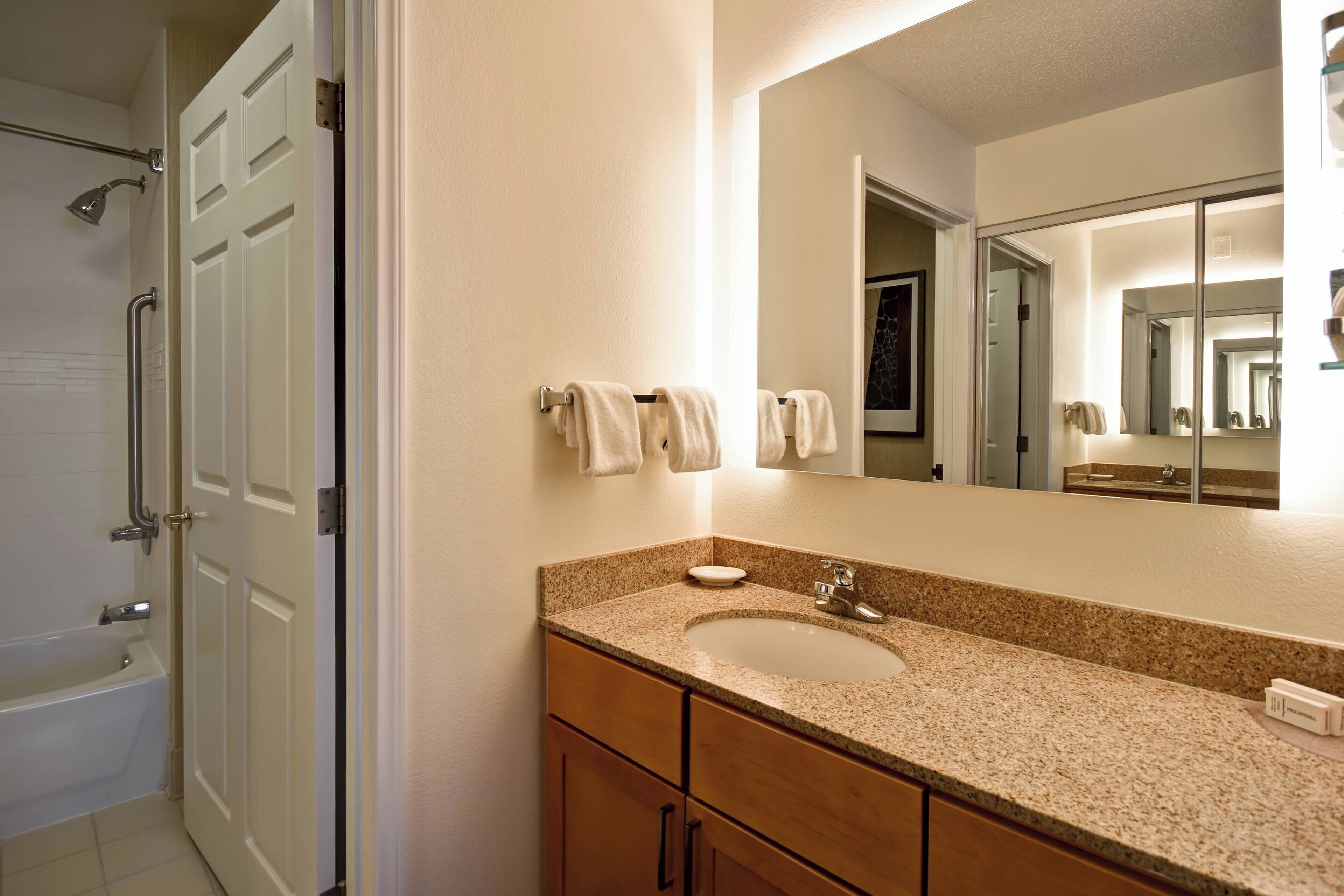 suite, 1 bedroom | bathroom | free toiletries, hair dryer, towels, soap