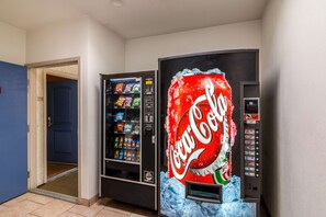 Vending machine - Motel 6 Bell Gardens, CA - Los Angeles (Bell Gardens)