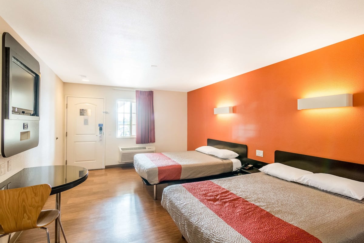 Habitació estàndard, 2 llits de matrimoni, no fumadors, frigorífic i microones