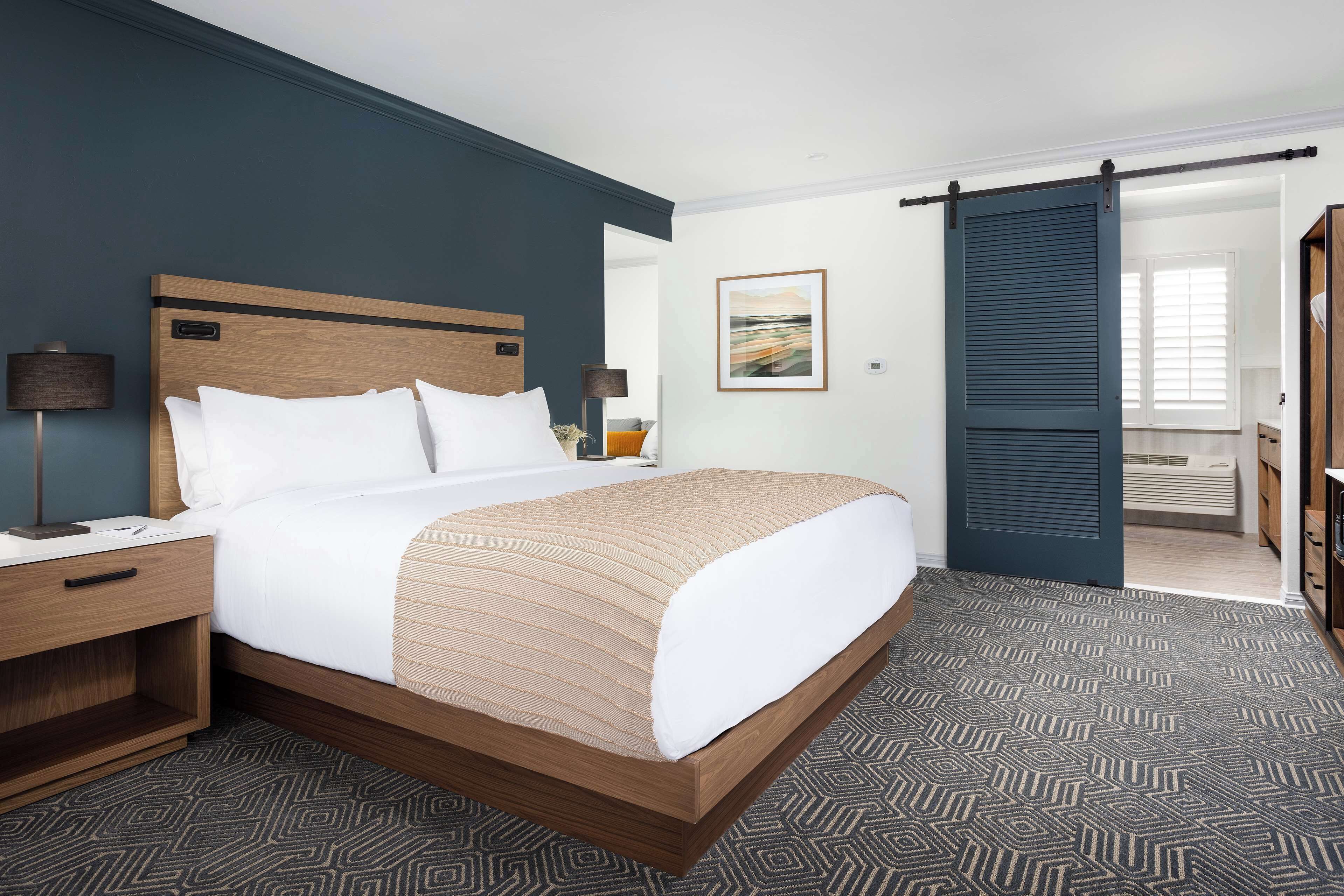 in-room safe, desk, iron/ironing board, free wifi