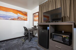 Room, 2 Queen Beds, Non Smoking, Refrigerator & Microwave | Living area