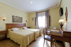 Minibar, coffres-forts dans les chambres, décoration personnalisée