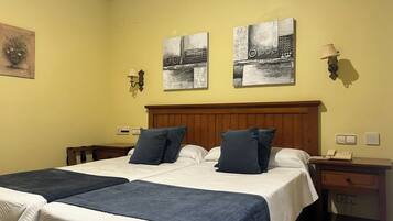 Comfort kamer, 1 twee- of 2 eenpersoonsbedden | Een minibar, een kluis op de kamer, individueel gedecoreerd