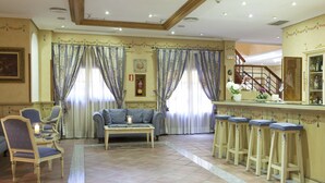 Bar (on property) - Hotel Casona de la Reyna (Toledo)