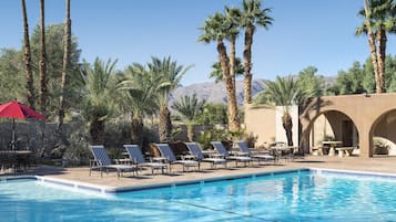 2 outdoor pools, a heated pool, free cabanas, sun loungers