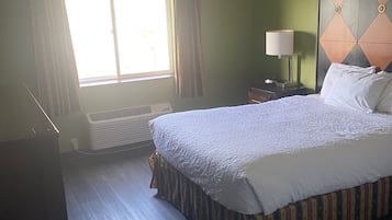 Työpöytä, silitysrauta/-lauta, ilmainen Wi-Fi, vuodevaatteet