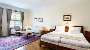 Minibar, bureau, Wi-Fi gratuit, draps fournis