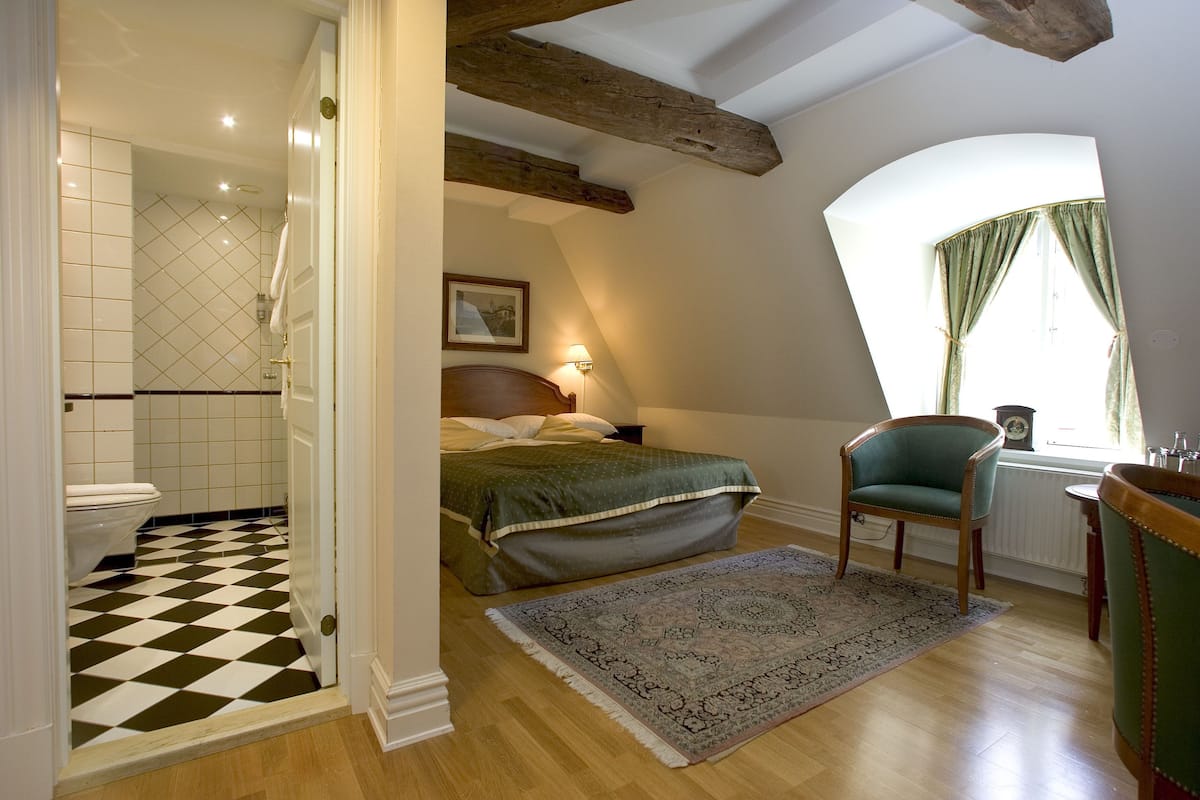 standard double room | 1 bedroom, minibar, desk, free wifi