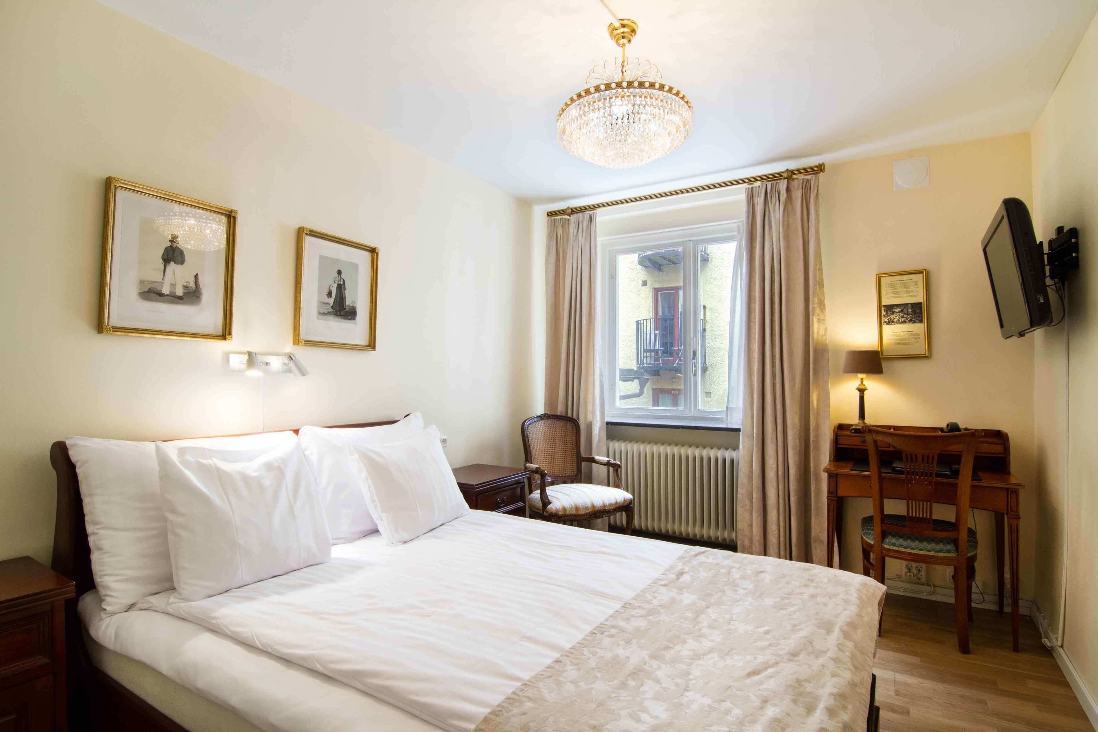 Photo - Mayfair Hotel Tunneln