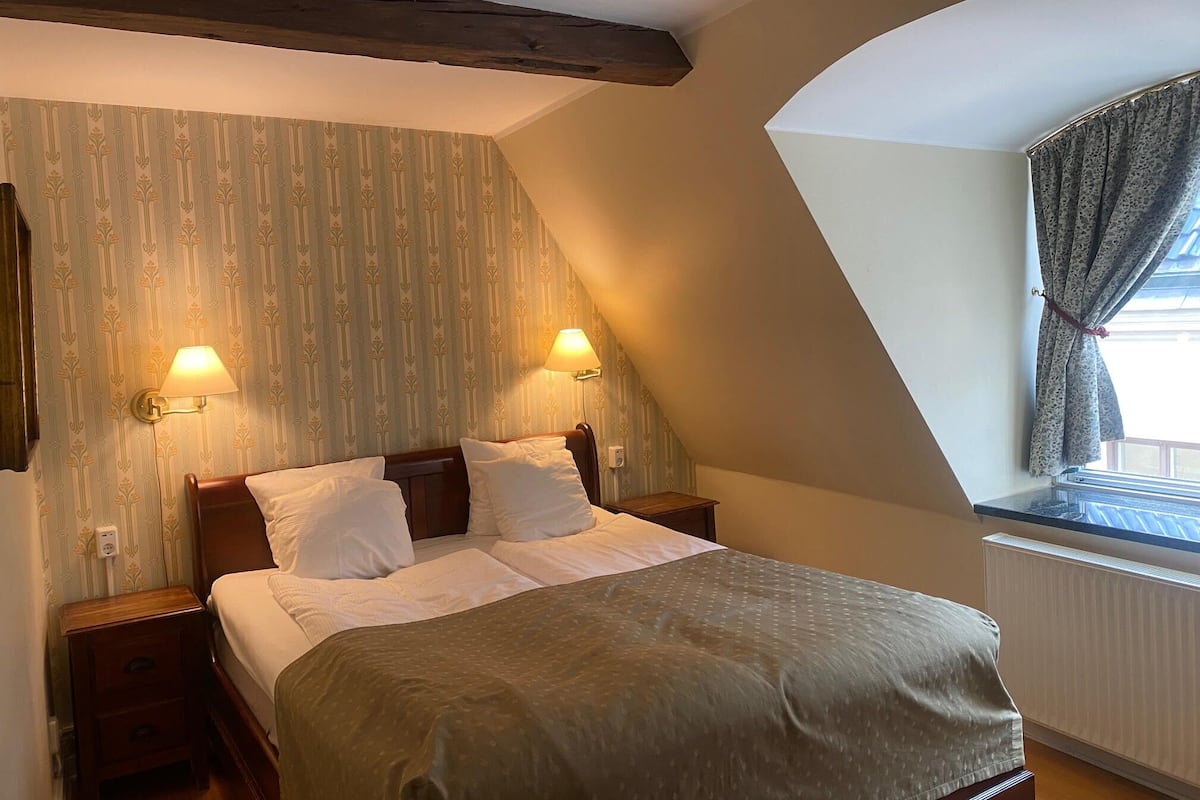 Habitación doble estándar | Minibar, escritorio, wifi gratis y ropa de cama