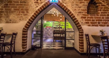 Mayfair Hotel Tunneln