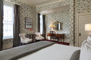 In-room safe, individually decorated, individually furnished, desk
